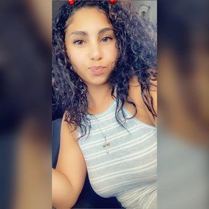 Meet your Posher, Gabriela